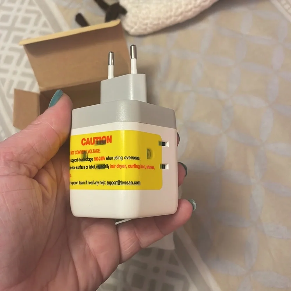 Travel plug adapter 🦄